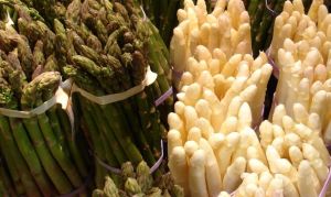 672392_asparagus_green_and_white_at_whole_foods_market.jpg