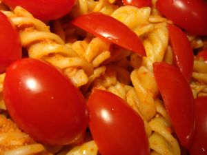 tomatos_on_noodles_1