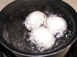 169410_boiling_eggs_2.jpg