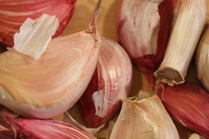 1143734_food_texture_garlics.jpg