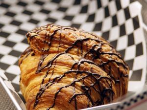 523602_chocolate_croissant.jpg