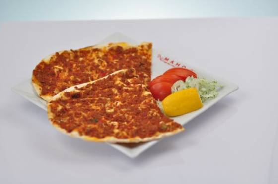 lahmacun_pizza_turecka.jpg